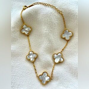 Vintage clover bracelet, excellent pre-loved condition